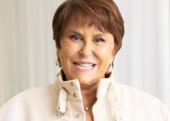 Como se consultar com Márcia Senstiva, a vidente mais famosa do Brasil? Veja os valores
