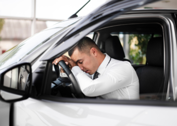 Motoristas que não atualizarem exame obrigatório em 2026 vão receber multa de R$ 1,4 mil