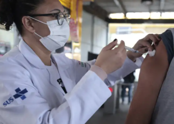 Novo medicamento do SUS será aplicado em idosos e adolescentes de até 17 anos