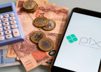 Receita Federal passará a taxar quem realizar Pix acima de R$ 5 mil?