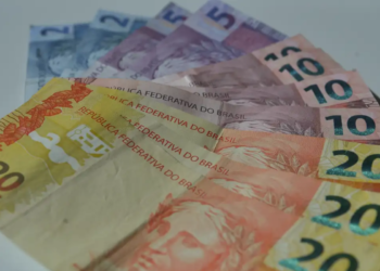 Salário mínimo subiu para R$ 2.407,90 e brasileiros foram pegos de surpresa