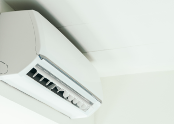 Veja por que é proibido instalar ar-condicionado em alguns apartamentos