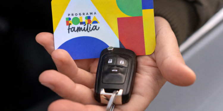 Adquirir carro pode levar ao bloqueio do Bolsa Família em 2026
