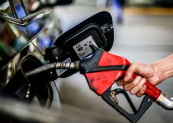Aumento surpresa de 20% no valor do combustível pega brasileiros de surpresa