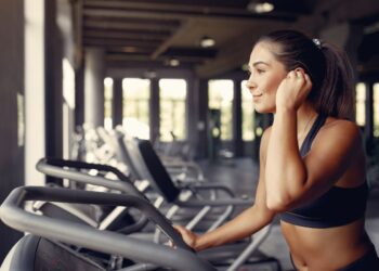 Caminhar é bom, mas especialistas recomendam outro exercício para ativar o cérebro e turbinar a memória