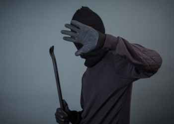 Justiça coloca um dos criminosos mais conhecidos do Brasil como foragido