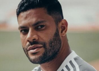 Mesmo ganhando R$ 1,8 milhão por mês, Hulk utiliza o SUS para cuidar da sua filha