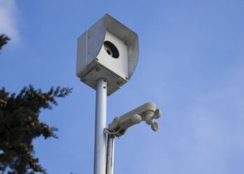 Novo radar com IA está multando muitos motoristas desavisados no Brasil