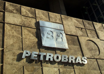 Petrobras abre vagas: saiba como trabalhar na empresa e receber até R$ 10.000 por mês