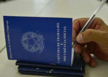 Trabalhadores com carteira assinada vão receber mais de R$ 1.600 no dia 06/03