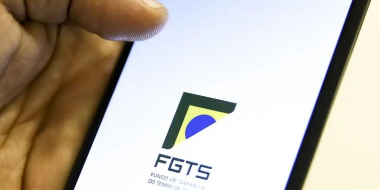 Veja como resgatar benefício de R$ 6,2 mil do FGTS ainda em março