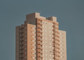 Esse tipo de “reforma” no apartamento pode acabar em processo dos vizinhos