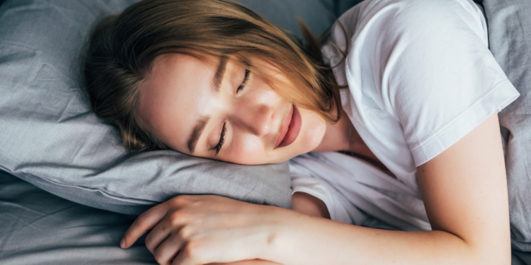 Dormir cada dia em um horário? Especialistas têm um aviso que pode te preocupar