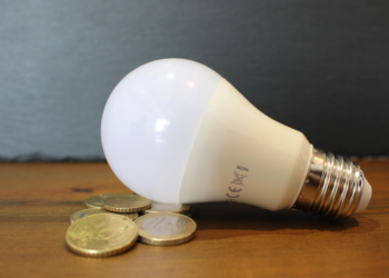 Milhões de brasileiros pagam mais na luz por causa de um erro que poderia ser evitado