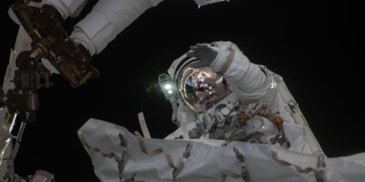 NASA frustra o mundo e astronautas não vão pisar na Lua