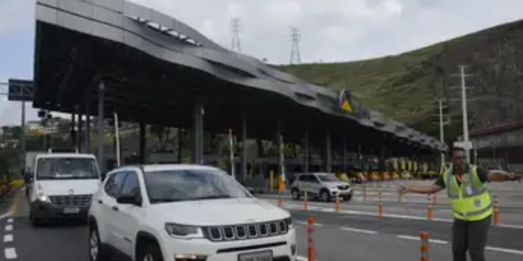 Novo pedágio pode fazer brasileiros desembolsarem até R$ 2 mil por mês
