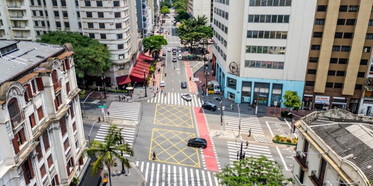 Governo confirma nova regra e andar de carro será proibido durante sábado e domingo