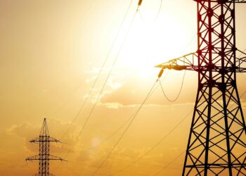 Governo decide “dar desconto” na energia em dias de sol para todos moradores deste país