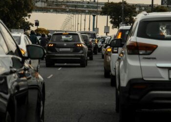 Governo toma decisão para ajudar motoristas e cancela multas no trânsito