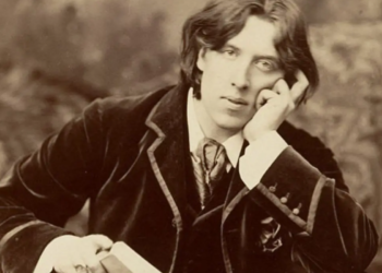 A provocadora teoria de Oscar Wilde sobre o amor: “Um homem pode ser feliz com qualquer mulher, desde que…”