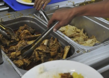 Almoçar fora todo dia pode custar R$ 605 no bolso do trabalhador