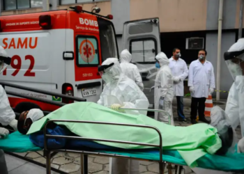 Após mortes de brasileiros, Brasil ativa protocolo para combater o ebola