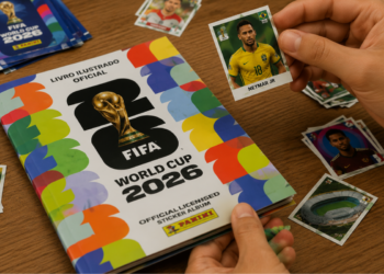 Brasileiro lucra R$ 7 mil por dia vendendo figurinhas do álbum da Copa do Mundo