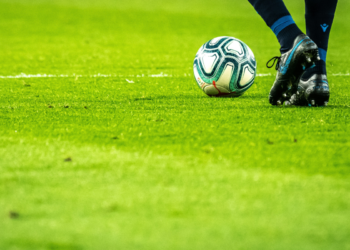 Empresário que fatura R$ 25 bilhões decidiu abrir os cofres e colocar fortuna em time do Brasileirão
