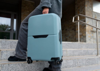 Especialistas elegem as 3 cores de mala que você nunca deveria utilizar para viajar