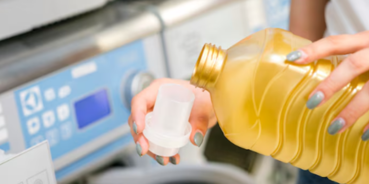 Exame revela verdade sobre contaminação por uso de detergente em menina de 10 anos