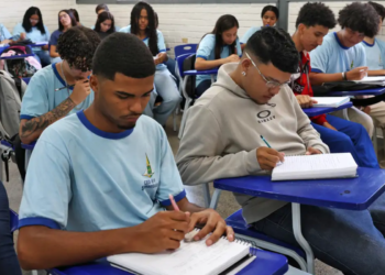 Fim da aprovação automática: escolas vão voltar a reprovar mais alunos em 2026