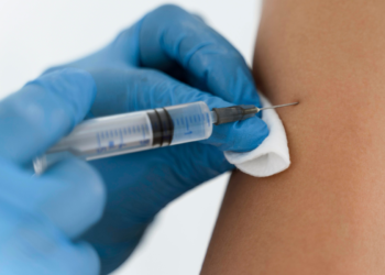 Para combater surto de vírus mortal, OMS inicia testes de tratamento e novas vacinas