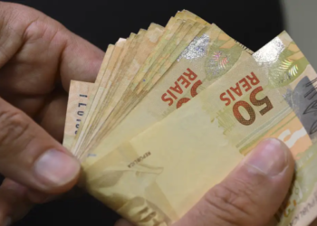 Salário mínimo de R$ 3.242 pode ser confirmado para 2027 no Brasil