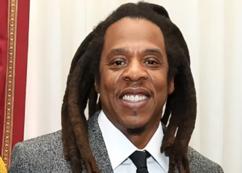 Ao lado de empresário brasileiro, rapper Jay-Z “comanda” jogadores da Seleção Brasileira na Copa do Mundo