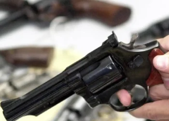 Nova lei pode liberar crédito para a compra de arma de fogo no Brasil