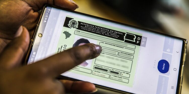 CNH digital deixará de valer em caso de blitz em 2026?