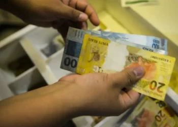 Entre 18/05 e 29/05, brasileiros poderão sacar auxílio financeiro no Caixa Tem