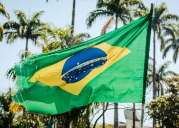 Estudo internacional revela como o Brasil é visto por pessoas que moram no exterior