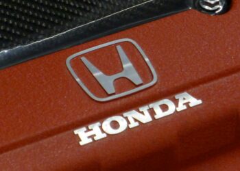 Honda faz história e volta a desenvolver motor V3 após quase quatro décadas