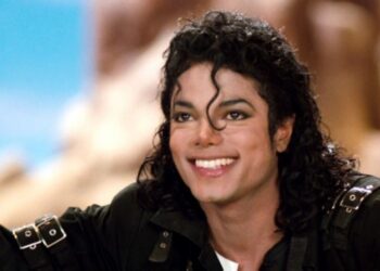 Conhecido como o Rei do Pop, Michael Jackson é ultrapassado por cantor da nova geração