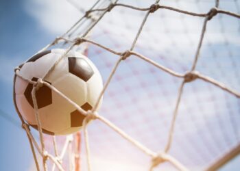 Na pré-lista da Copa, goleiro brasileiro protagoniza falha e impede o título do seu time