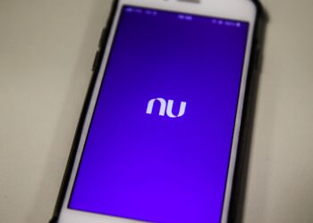Nubank realiza comunicado inédito para clientes nesta terça-feira (19/05), a pedido do Banco Central