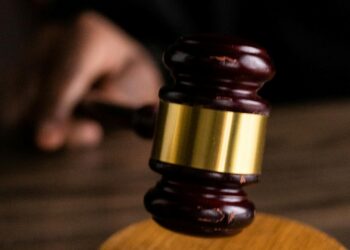 Presença confirmada na Copa do Mundo, zagueiro está respondendo processo na justiça
