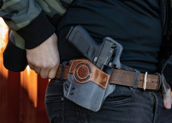 Projeto de lei aprovado pode liberar o porte de armas para profissão inusitada