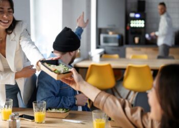Veja qual o tempo máximo de horário de almoço permitido no Brasil, segundo a CLT