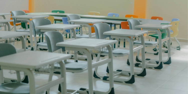 Após risco inesperado para as crianças, escolas são fechadas e aulas suspensas neste país