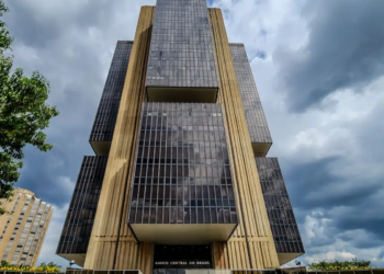 Banco Central vai depositar dinheiro congelado para quem possui chave PIX; veja como solicitar o pagamento