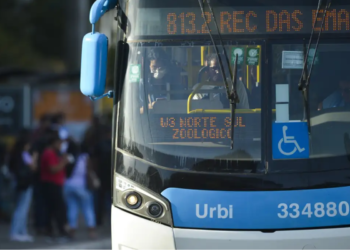 Brasileiros recebem aviso sobre mudanças nos ônibus que começam neste fim de semana