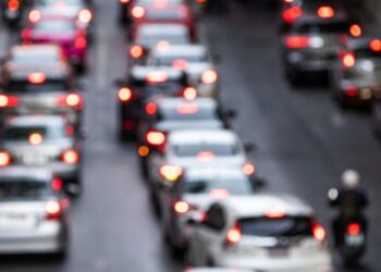 Lei já está em vigor e rende 23 multas por hora no trânsito do Brasil