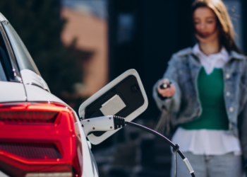 Carros elétricos devem ficar mais baratos no Brasil, após canetada do presidente Lula